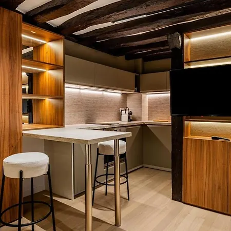 2pers # île St Louis # Bord De Seine Appartement *