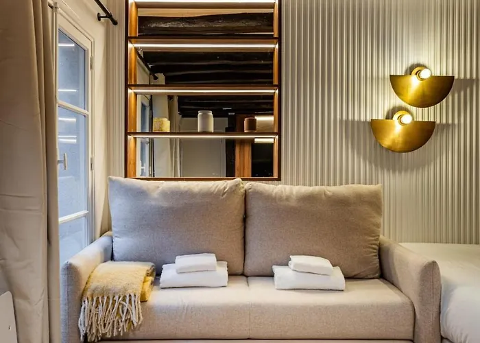 2pers # île St Louis # Bord De Seine Appartement