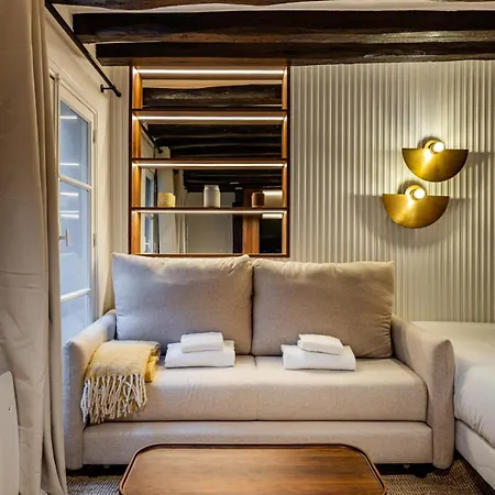 2pers # Ile St Louis # Bord De Seine شقة